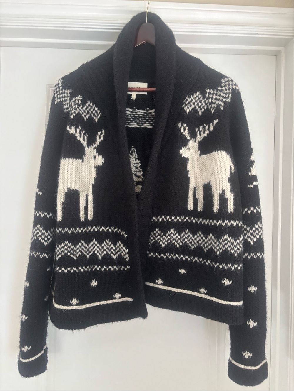 THE GREAT Reindeer Lodge Cardigan in Black and Cream